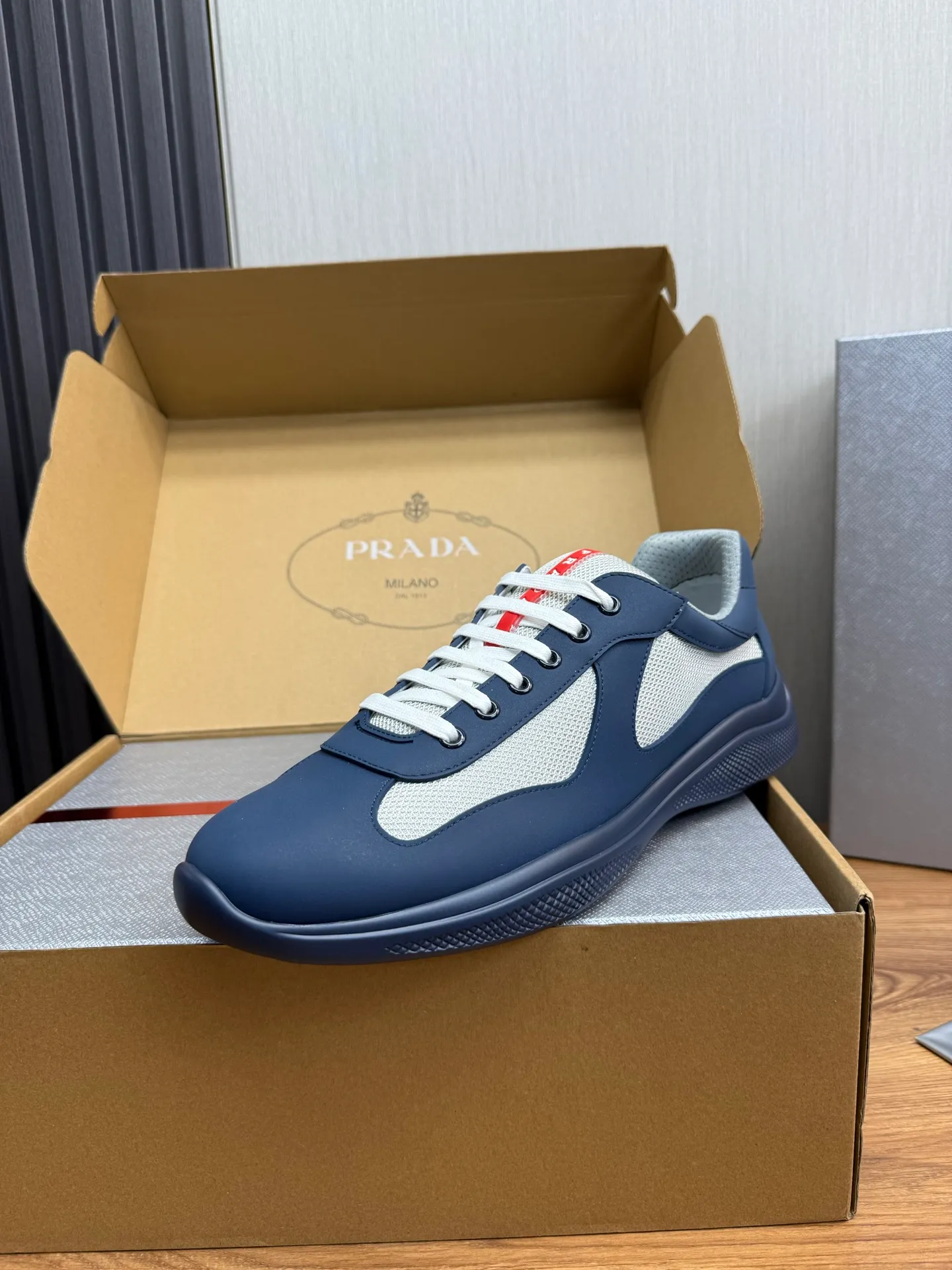 Men's shoes 640💰 [PRADA] Hot selling items🔥Must be recommended every day~~ Official website synchronized, 1:1 high quality shipments✔️ Imported cowhide fabric, rubber material + cowhide lining, original bottom, high-end airplane box packaging🎁 38-45 (38.45 custom-made, non-returnable)